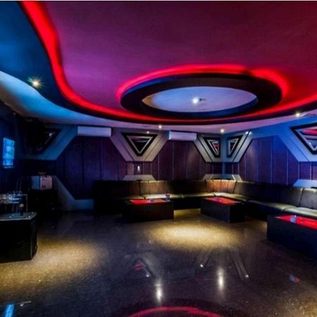 Claro Hotel Кендари Екстериор снимка