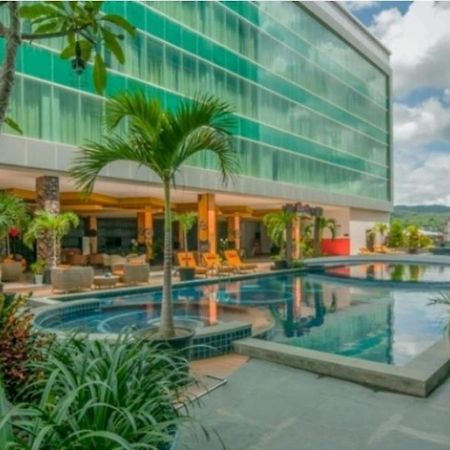 Claro Hotel Кендари Екстериор снимка