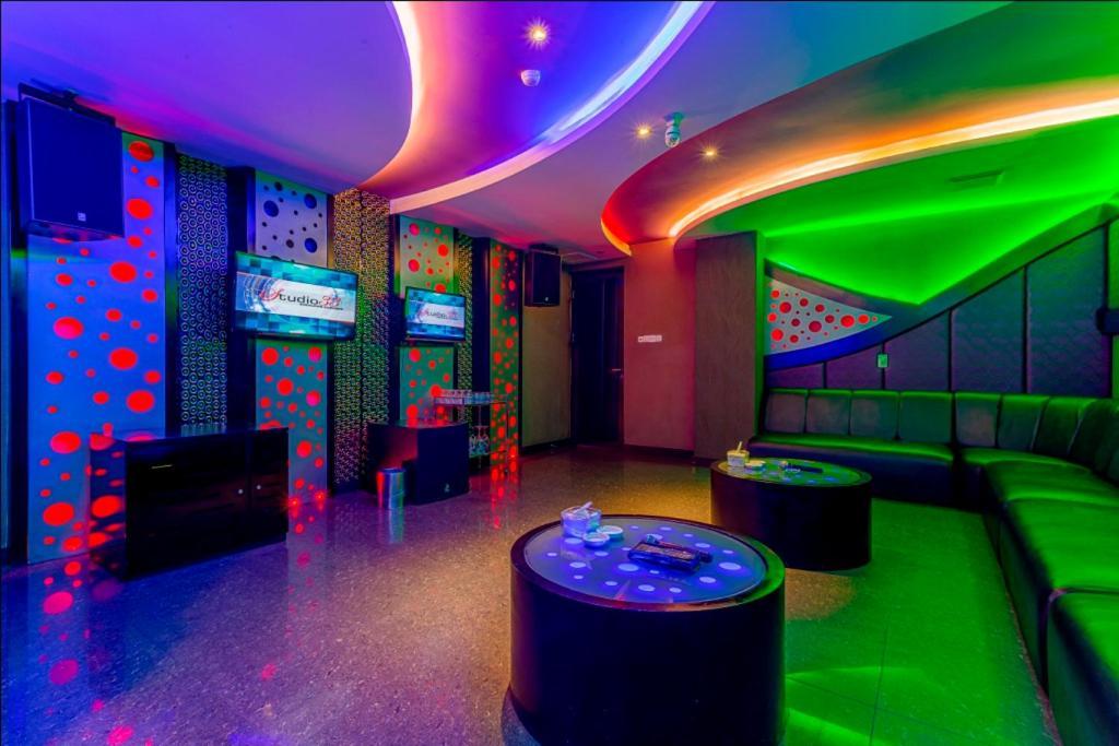 Claro Hotel Кендари Екстериор снимка
