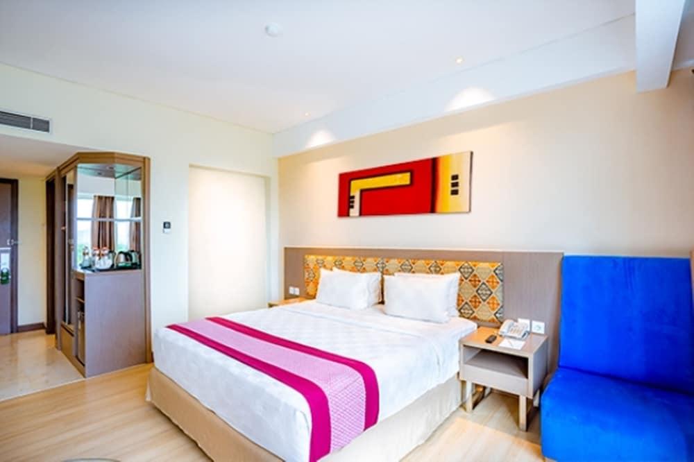 Claro Hotel Кендари Екстериор снимка