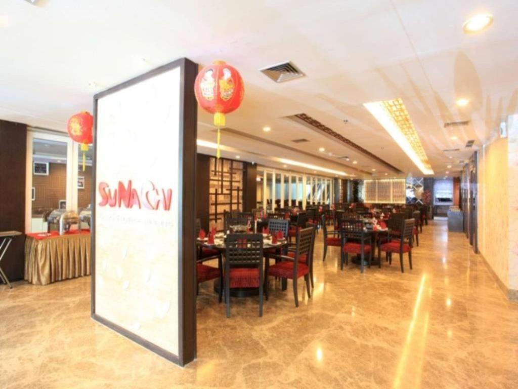 Claro Hotel Кендари Екстериор снимка